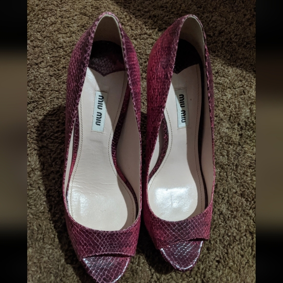 MiuMiu Snakeskin Peeptoes - Picture 2 of 13